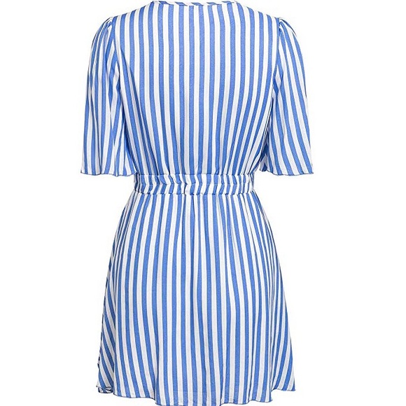 V neck dress with ruffled hem - Picture 4 of 5